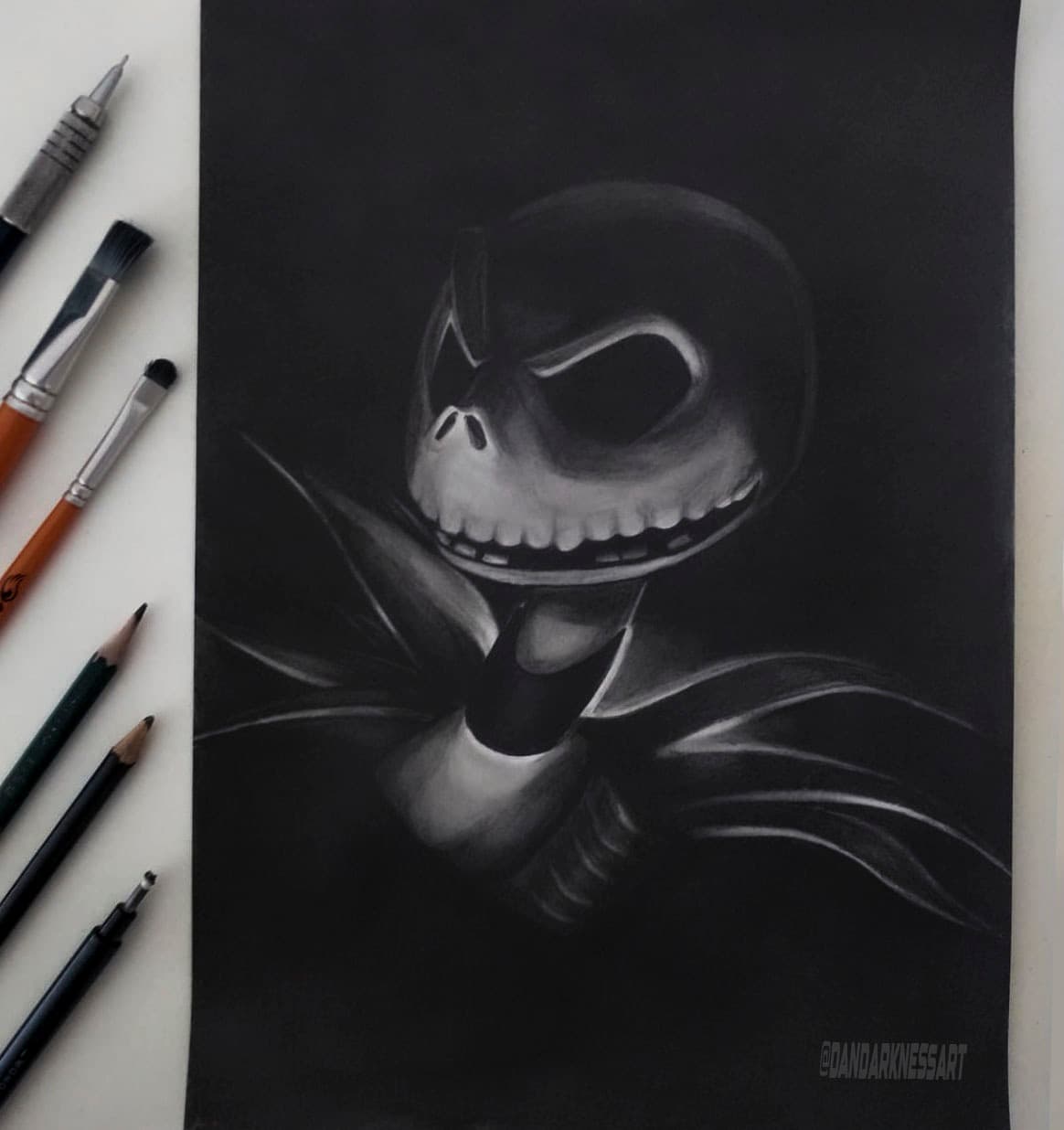 Desenho em grafite de Jack Esqueleto (Jack Skellington)